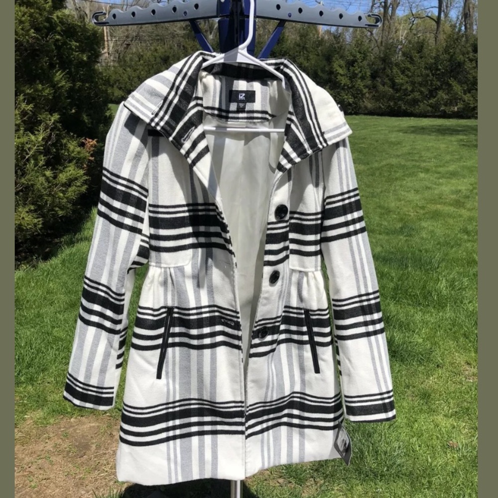 iZ byer white & black plaid peacoat 💖
